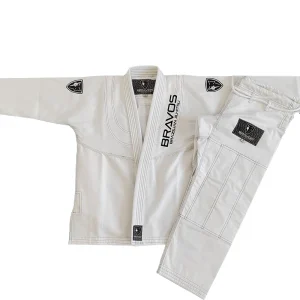 Kimono de judo, kimono de taekwondo et uniforme de jiu-jitsu brésilien de haute qualité pour l'entraînement et les compétitions.