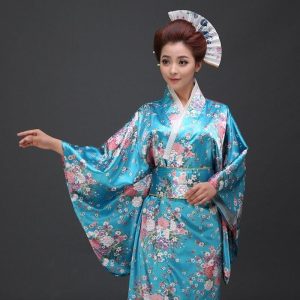 kimono femme avec motifs japonais