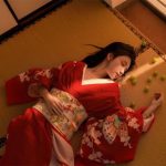 kimono japonais en satin rouge