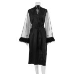 peignoir élégant femme plume