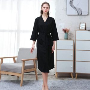 peignoir satin noir femme